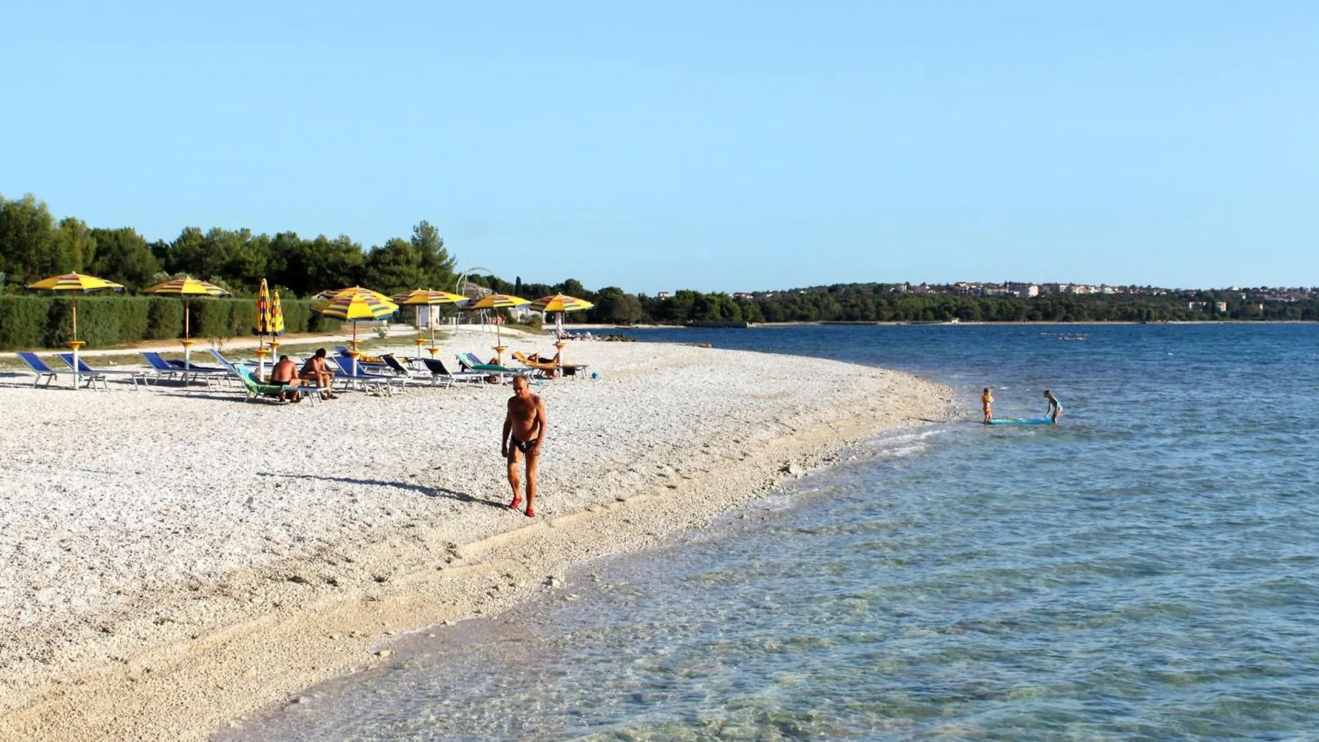Apartments With A Parking Space Valbandon, Fazana - 11601 Croatia