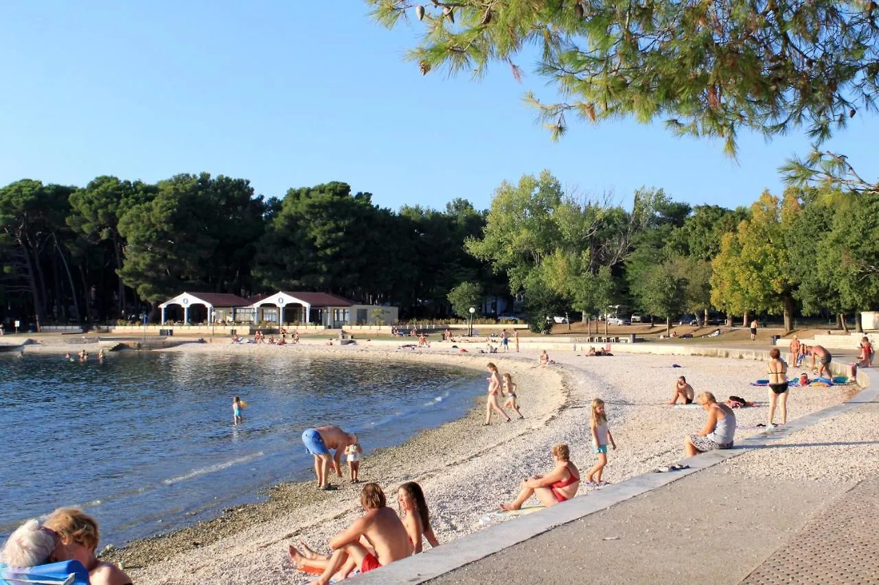 Apartments With A Parking Space Valbandon, Fazana - 11601 Croatie
